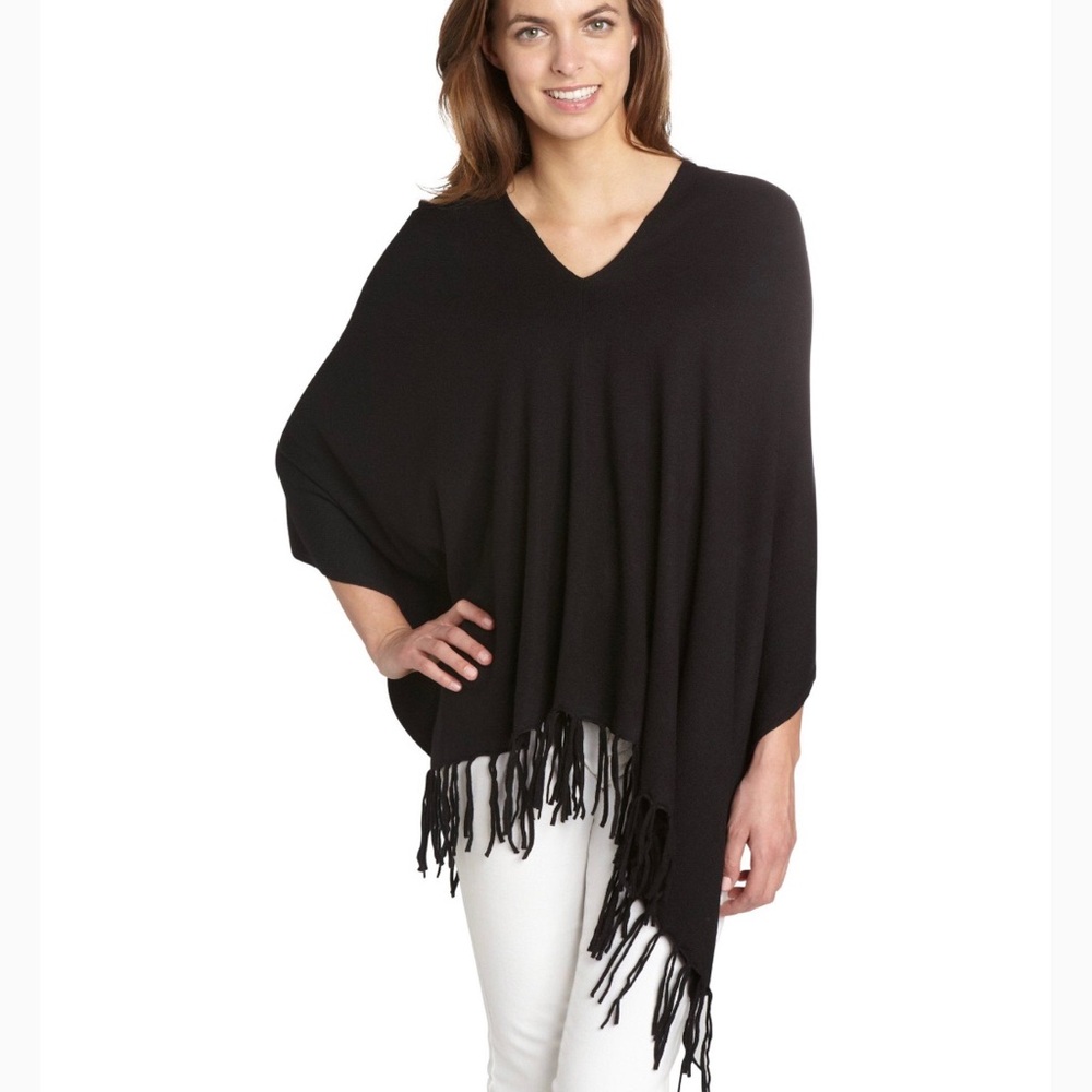 Love Stitch Finge Poncho 🖤